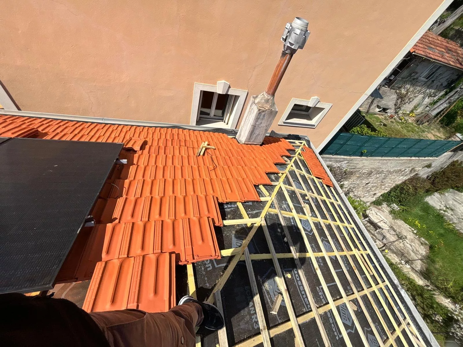 Réfection de toiture par un couvreur à Villeneuve, canton de Vaud