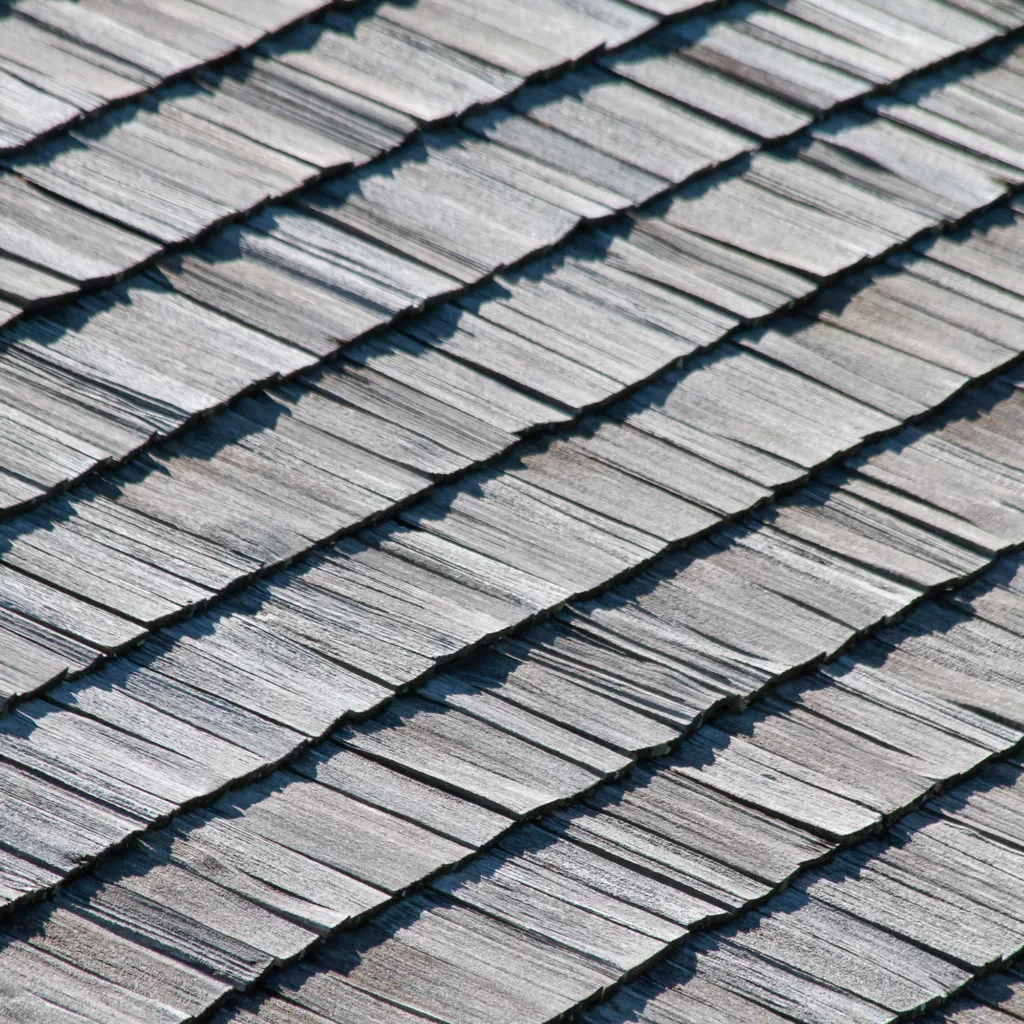 Couverture métallique sur un bâtiment de montagne